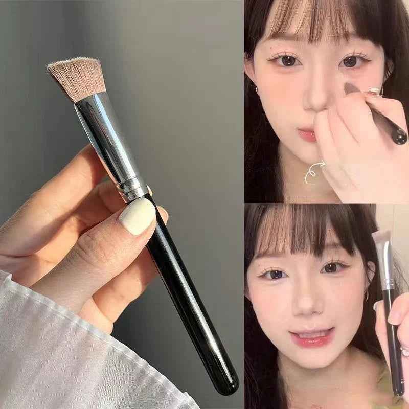 Triangular Angled Highlighter Brush – Nose Contour & Concealer Brush